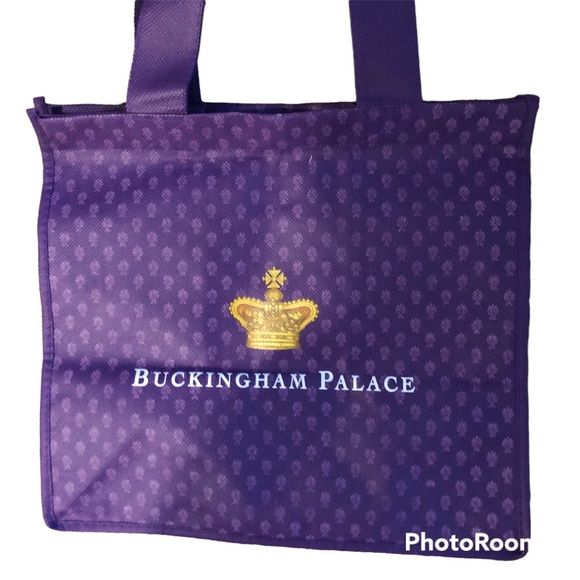 Buckingham Palace Royal Collections Shop Gift Bag EUC Purple with Crown - Picture 1 of 5